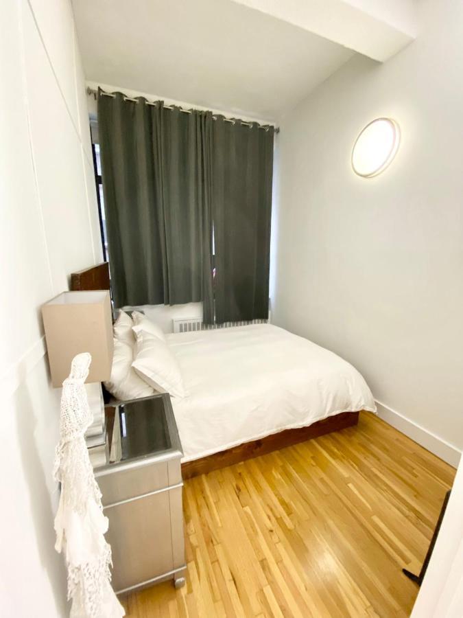 Luxury Apartments Next To Times Square Нью-Йорк Екстер'єр фото