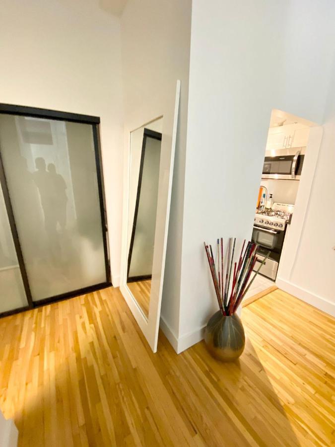 Luxury Apartments Next To Times Square Нью-Йорк Екстер'єр фото