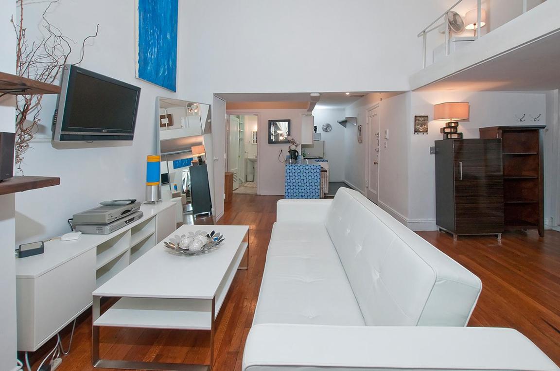 Luxury Apartments Next To Times Square Нью-Йорк Екстер'єр фото