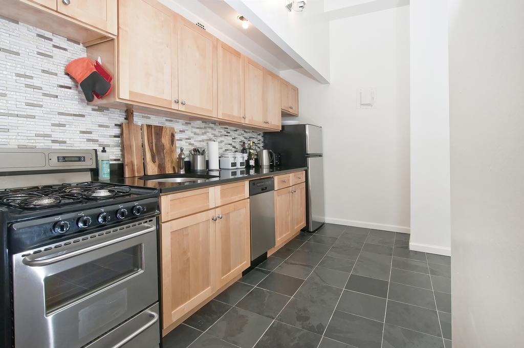 Luxury Apartments Next To Times Square Нью-Йорк Номер фото
