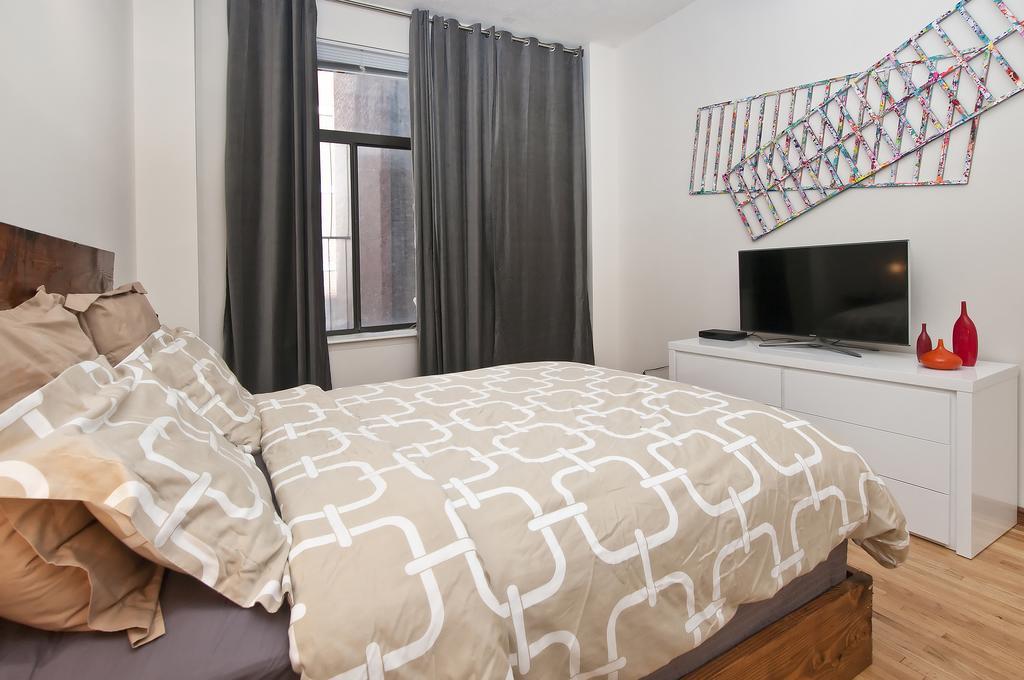 Luxury Apartments Next To Times Square Нью-Йорк Номер фото