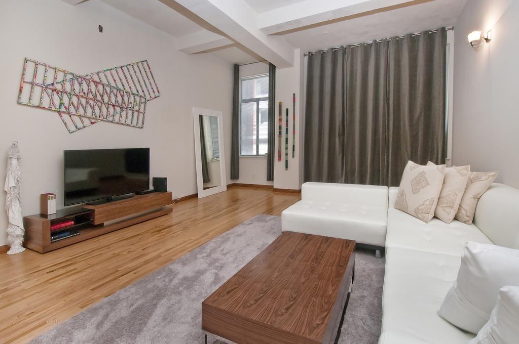 Luxury Apartments Next To Times Square Нью-Йорк Номер фото